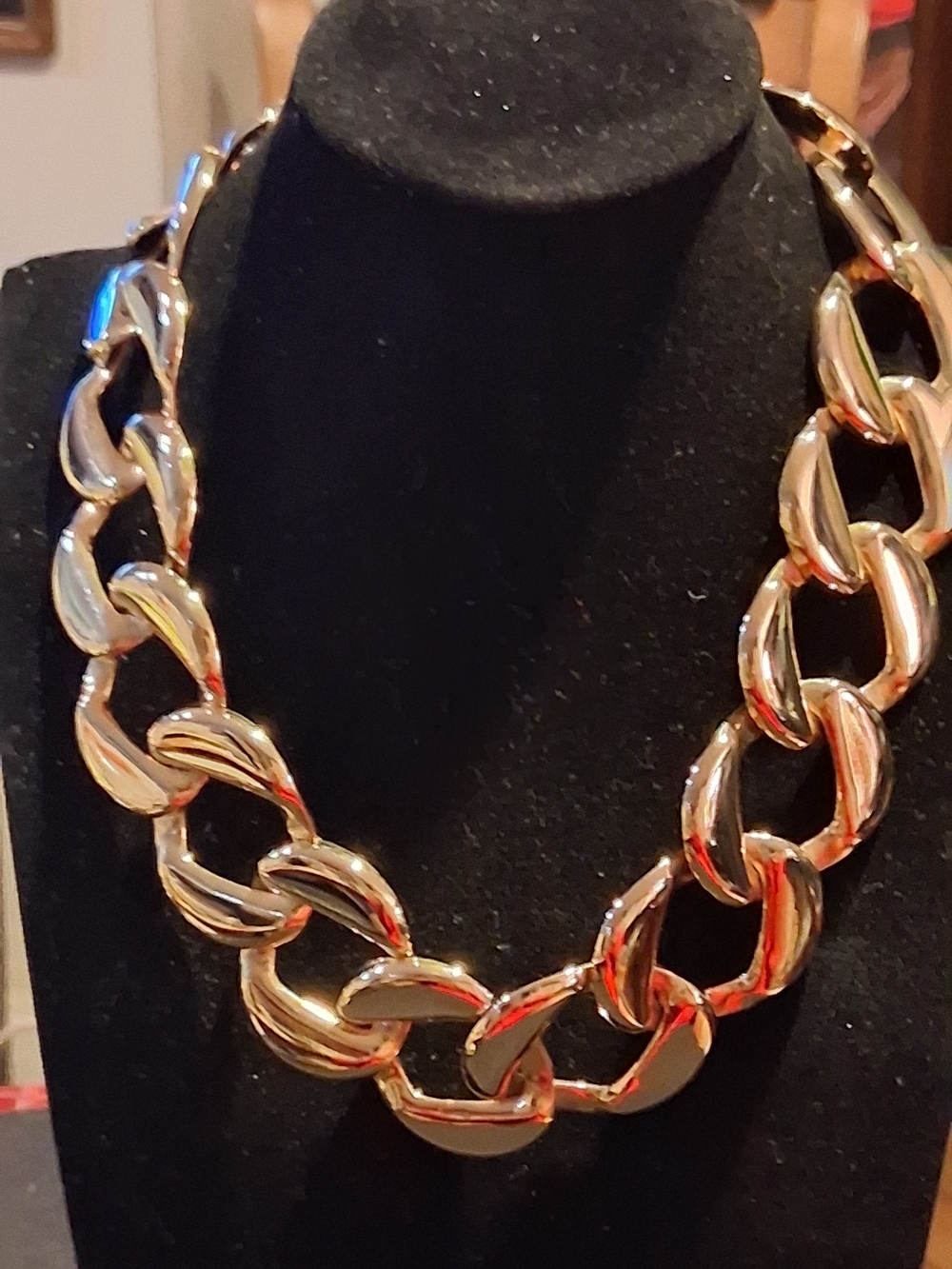 Source Unknown Shiny Gold Chunky Link Necklace